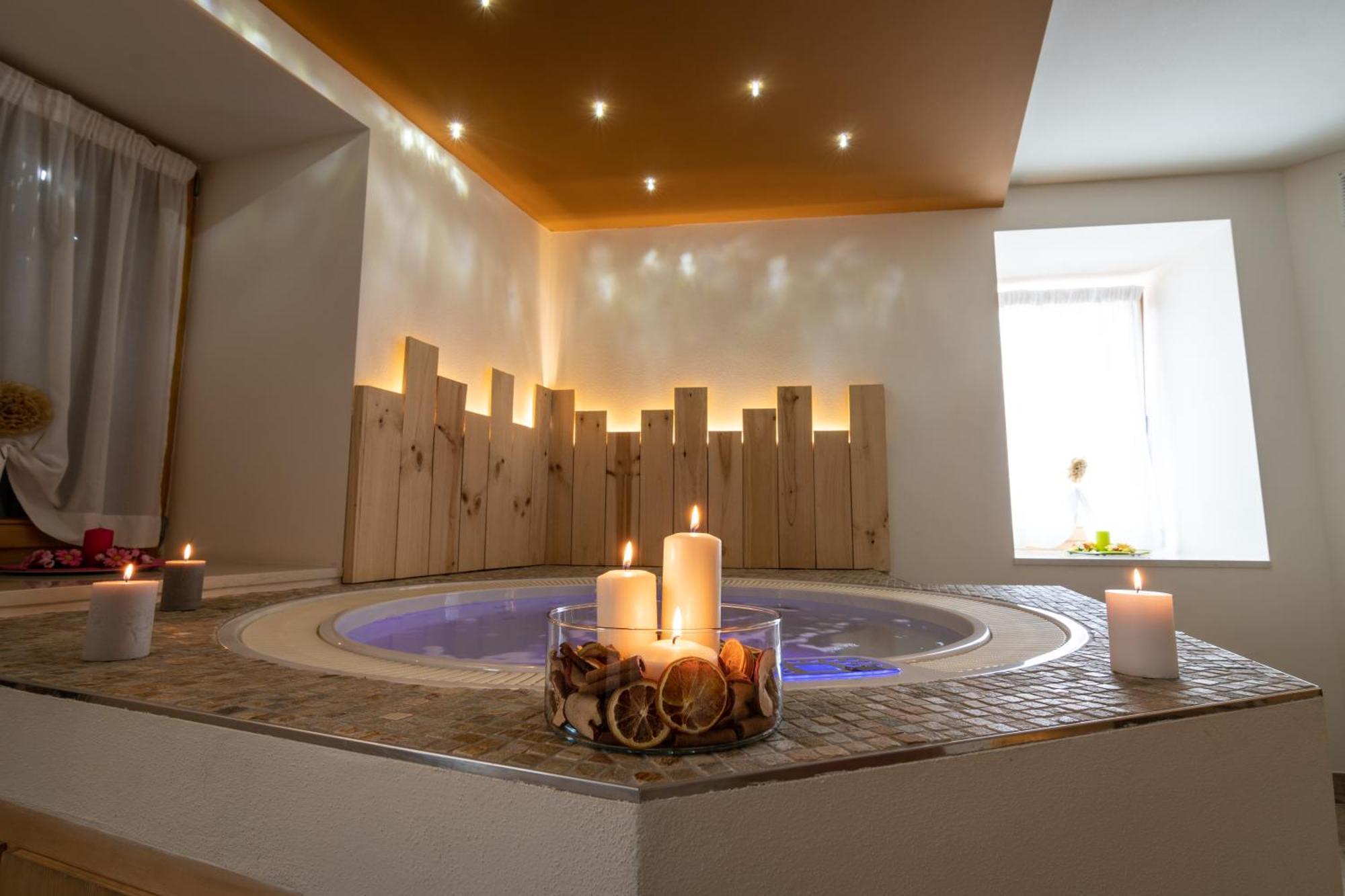 קומזדורה Aparthotel Dolomites Living&Relax מראה חיצוני תמונה
