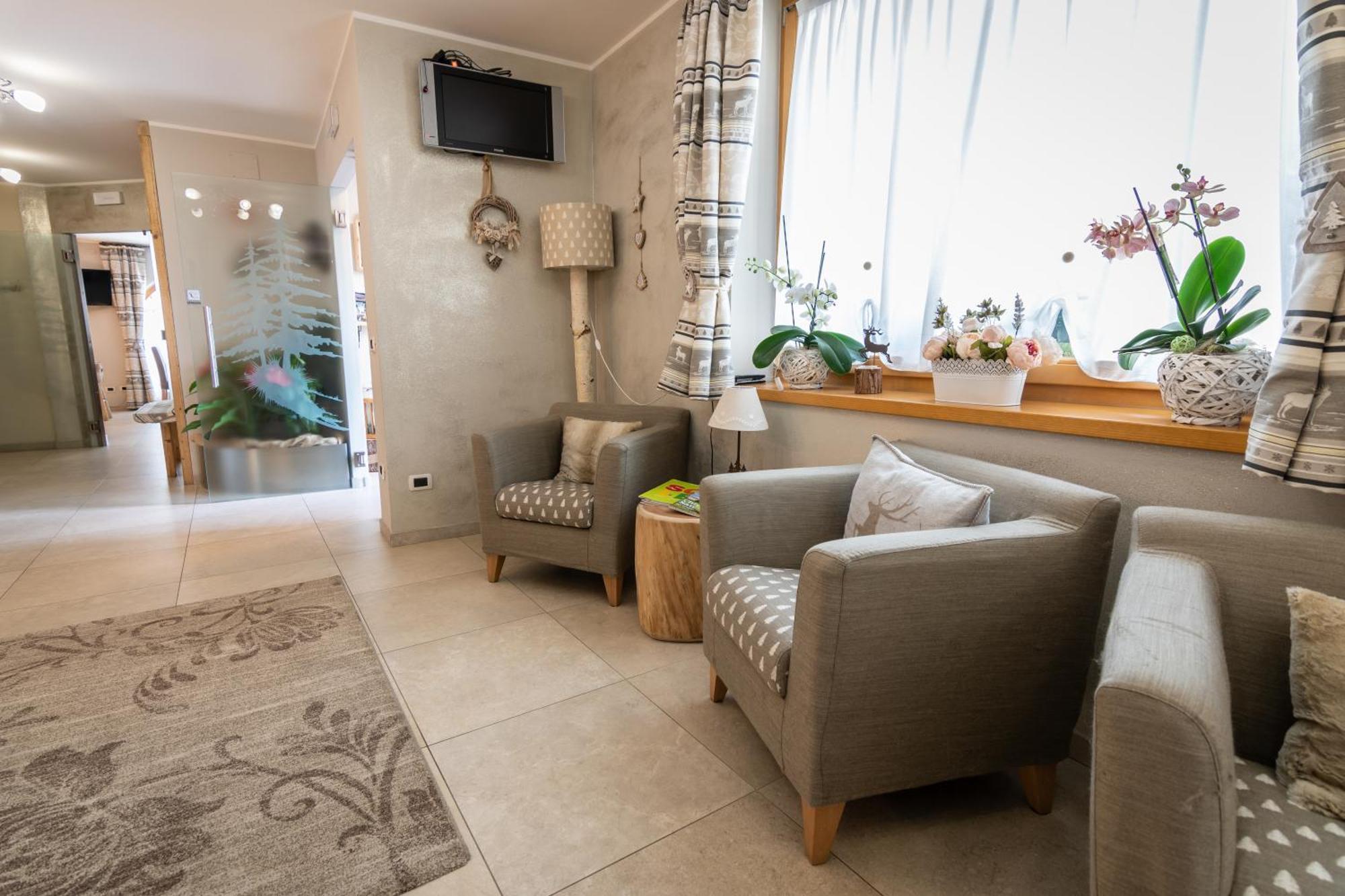 קומזדורה Aparthotel Dolomites Living&Relax מראה חיצוני תמונה
