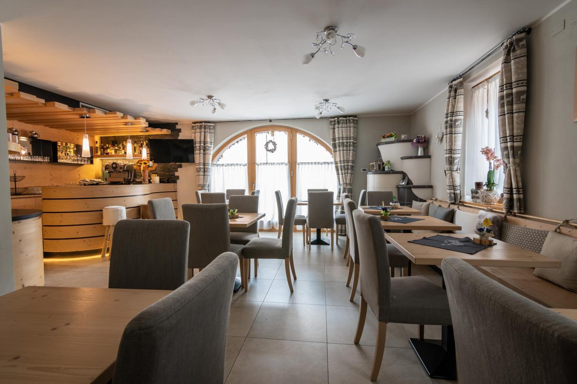 קומזדורה Aparthotel Dolomites Living&Relax מראה חיצוני תמונה