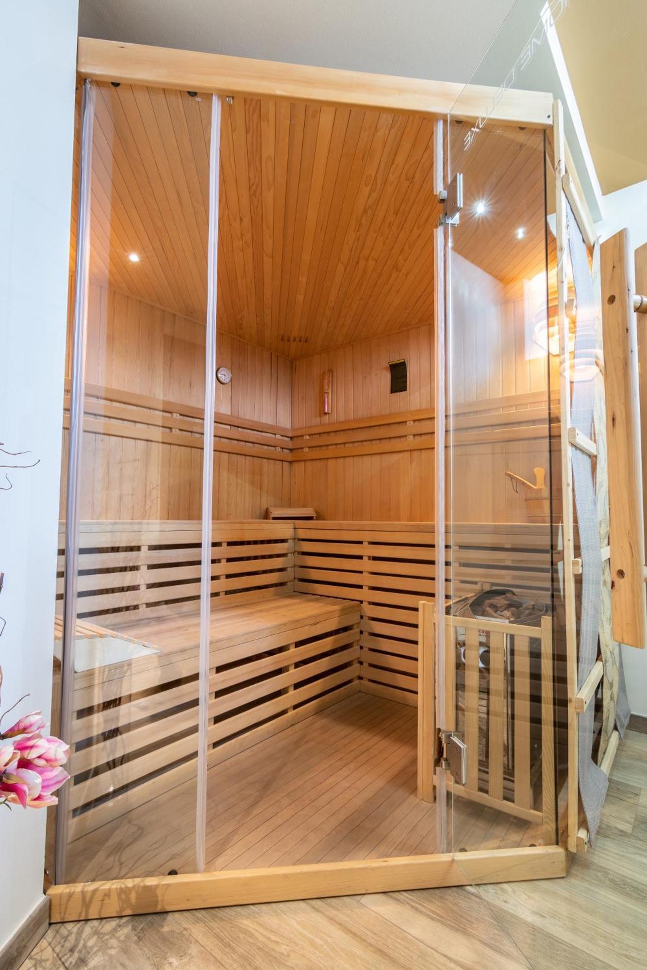קומזדורה Aparthotel Dolomites Living&Relax מראה חיצוני תמונה