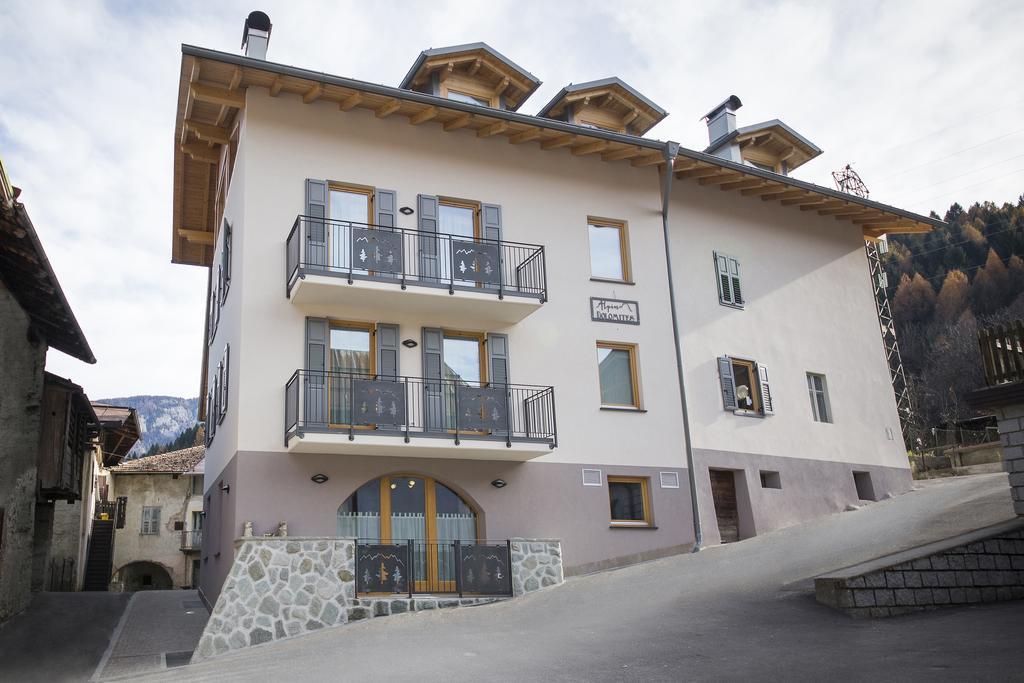 קומזדורה Aparthotel Dolomites Living&Relax מראה חיצוני תמונה