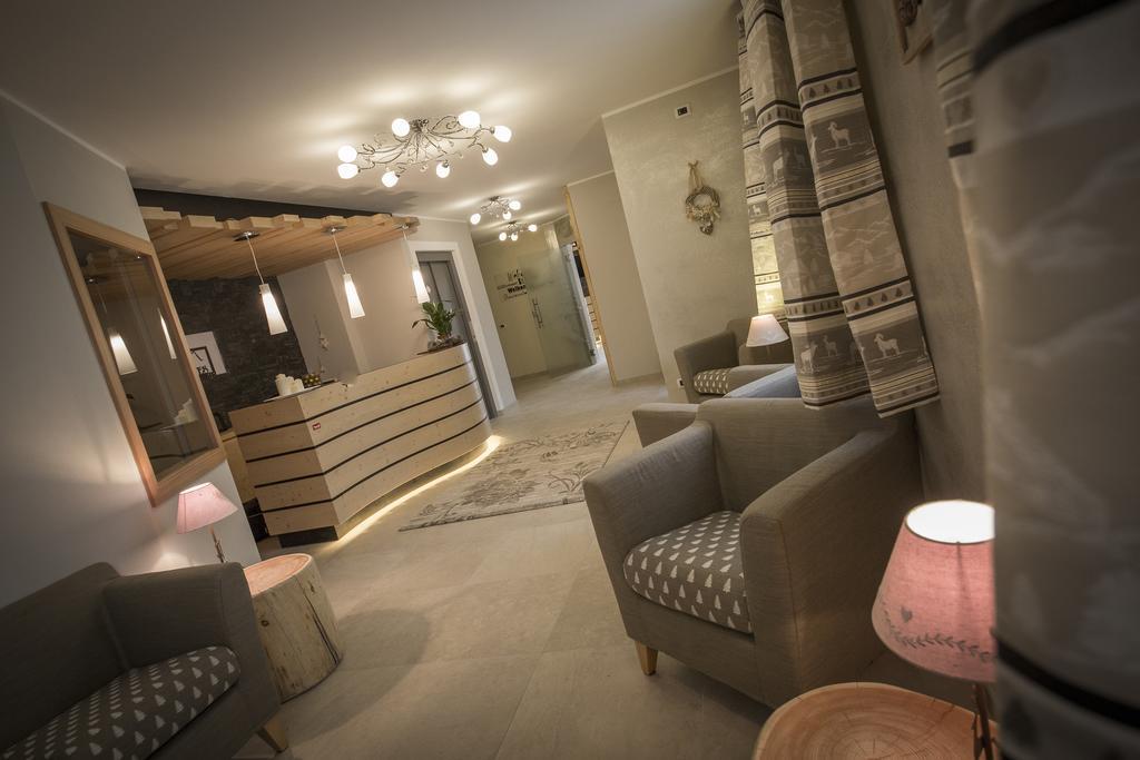 קומזדורה Aparthotel Dolomites Living&Relax מראה חיצוני תמונה