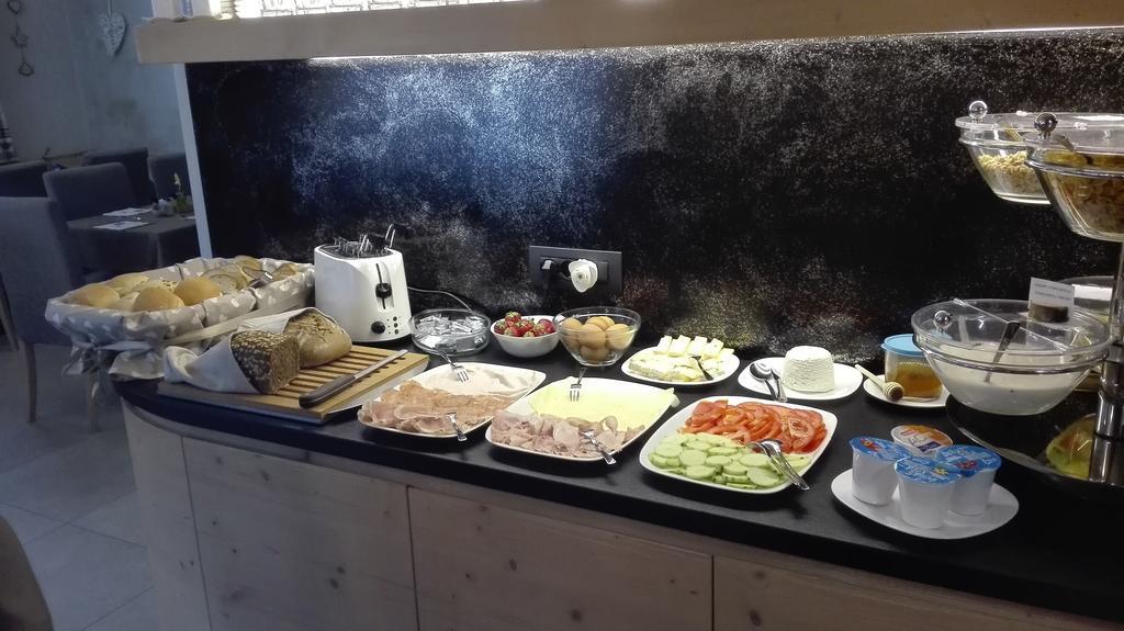 קומזדורה Aparthotel Dolomites Living&Relax מראה חיצוני תמונה