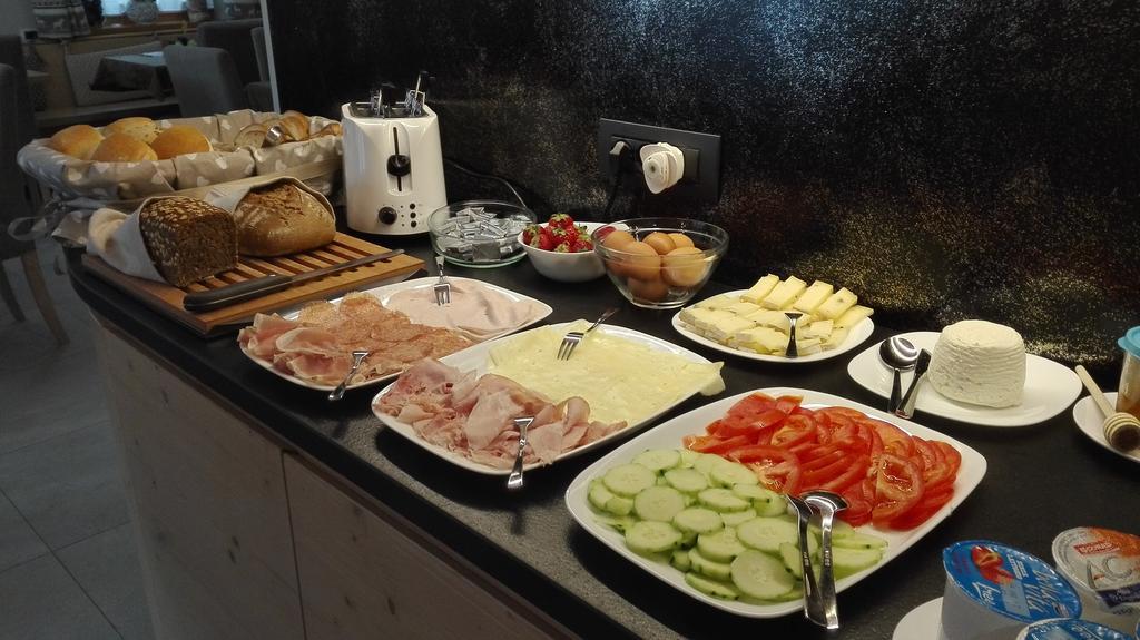 קומזדורה Aparthotel Dolomites Living&Relax מראה חיצוני תמונה